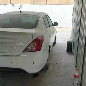 Nissan Sunny 2020