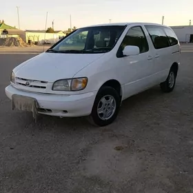 Toyota Sienna 2000