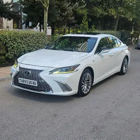 Lexus ES 350 2019