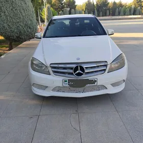 Mercedes-Benz C300 2010