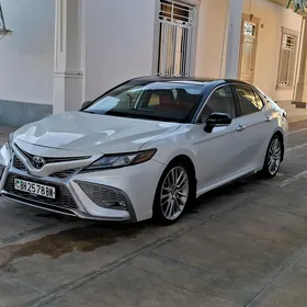 Toyota Camry 2021
