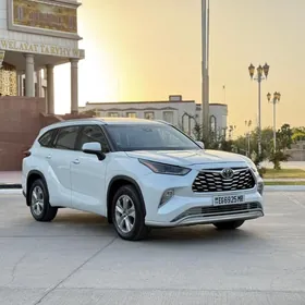 Toyota Highlander 2021