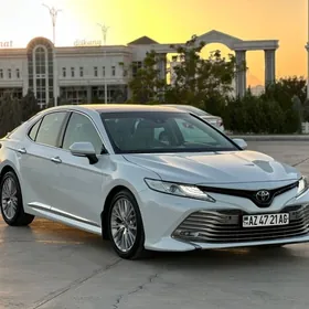 Toyota Camry 2018