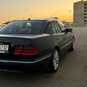Mercedes-Benz E320 2000