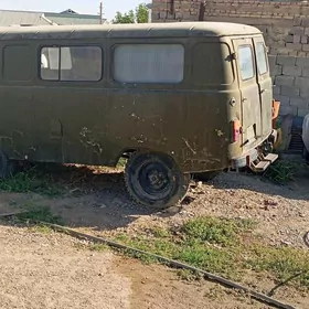UAZ 452 1980