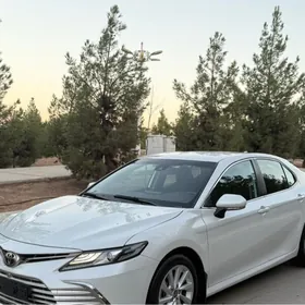 Toyota Camry 2023