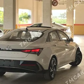 Hyundai Elantra 2025