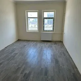 Gurtly 3nji etaž 3komnat