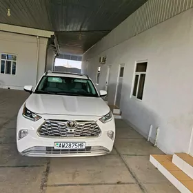 Toyota Highlander 2024