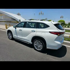 Toyota Highlander 2021