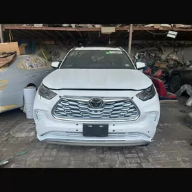 Toyota Highlander 2021