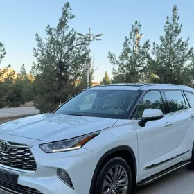 Toyota Highlander 2023