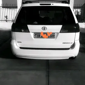 Toyota Sienna 2005