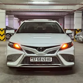 Toyota Camry 2021