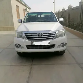 Toyota Hilux 2014