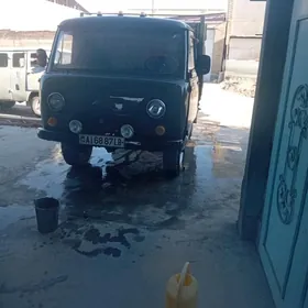 UAZ 452 1987