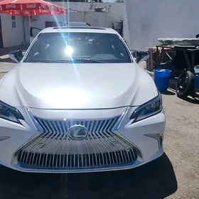 Lexus ES 2021