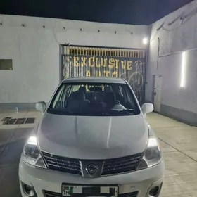 Nissan Versa 2011