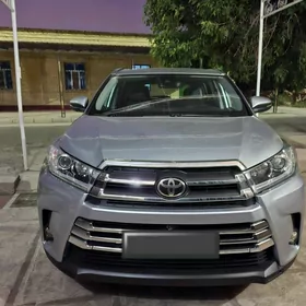 Toyota Highlander 2019