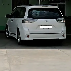 Toyota Sienna 2017