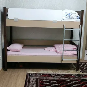 Двух этажный детский кровать
