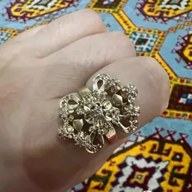 gyzyl yuzuk