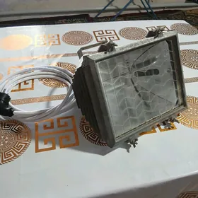 прожектор