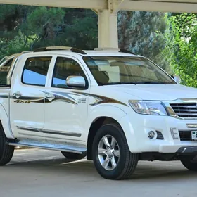 Toyota Hilux 2014