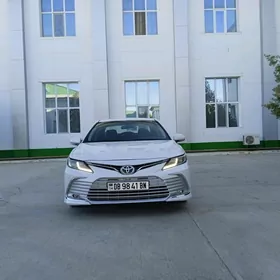 Toyota Camry 2019