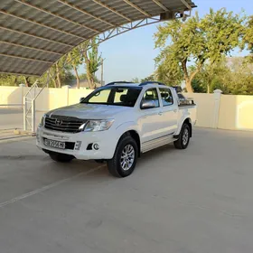 Toyota Hilux 2014