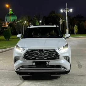 Toyota Highlander 2022
