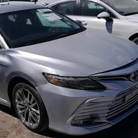 Toyota Camry 2021