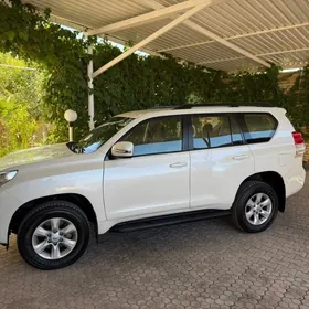 Toyota Land Cruiser Prado 2013
