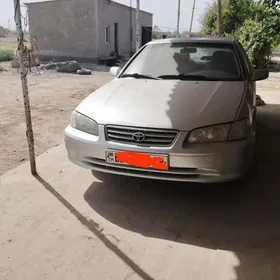 Toyota Camry 2001