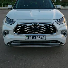Toyota Highlander 2021