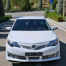 Toyota Camry 2014