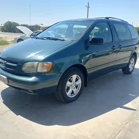Toyota Sienna 1999