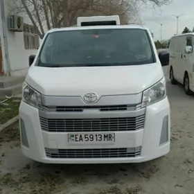 Toyota Hiace 2020