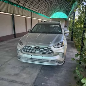 Toyota Highlander 2022