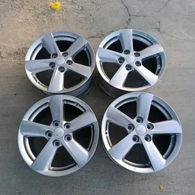 Kia Argynal disga 16