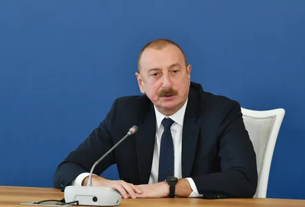 Ильхам Алиев поблагодарил Гурбангулы Бердымухамедова за приглашение на форум в Ашхабаде