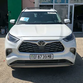 Toyota Highlander 2022