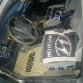 Hyundai Sonata 1996