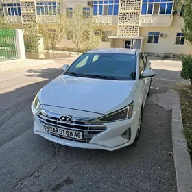 Hyundai Elantra 2020
