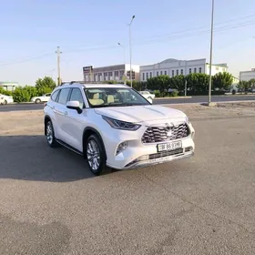 Toyota Highlander 2020