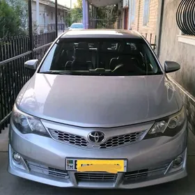 Toyota Camry 2014