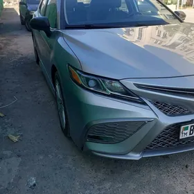 Toyota Camry 2020