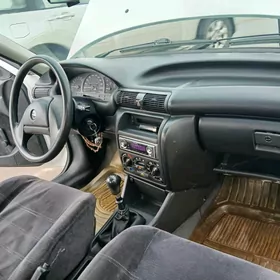 Opel Astra 2025