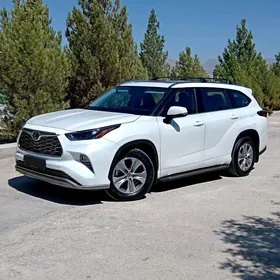 Toyota Highlander 2021