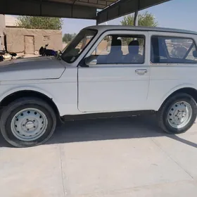 Lada Niva 2001